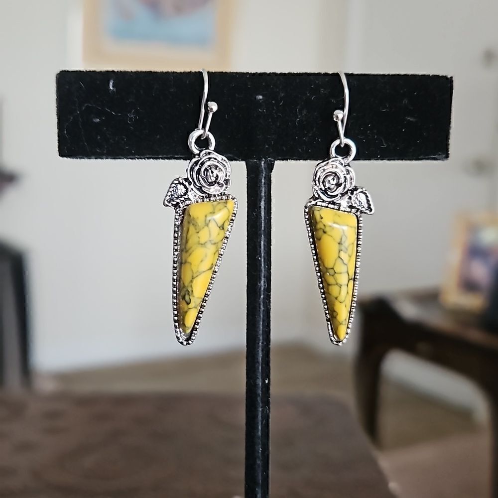 NWOT Boho yellow stone drop earrings - Picture 3 of 4